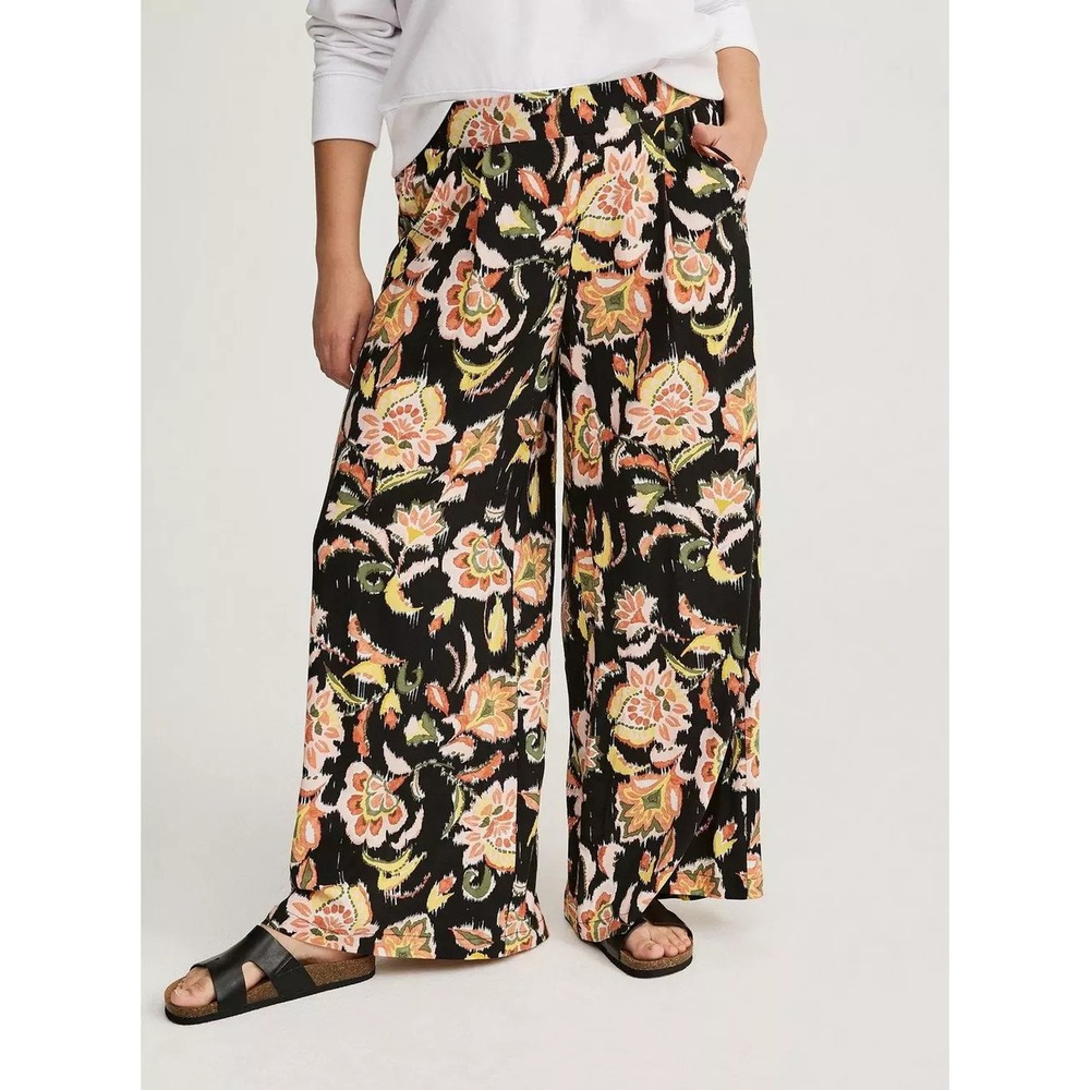 Torrid Pants Womens 0 Medium Black Floral Wide Leg Cropped Pull On Boho Palazzo